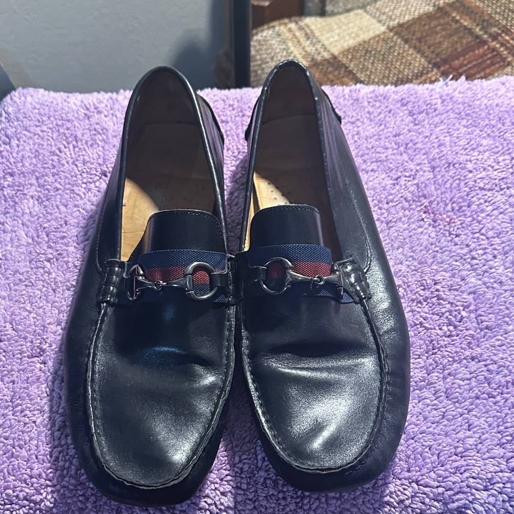 Massimo Matteo Black Leather Loafers with Red Accent - Picture 2 of 8